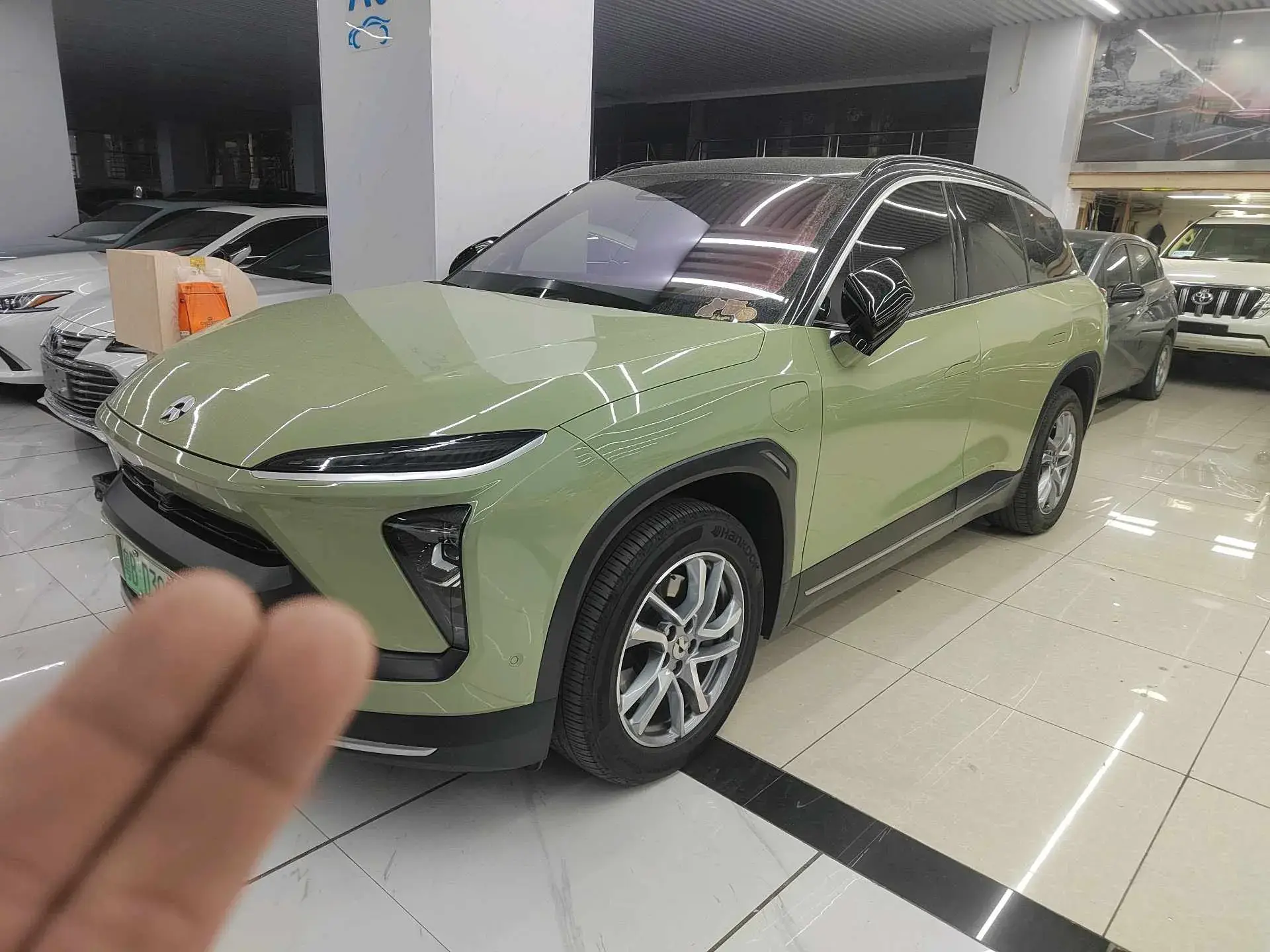 2020 NIO ES6 view 1