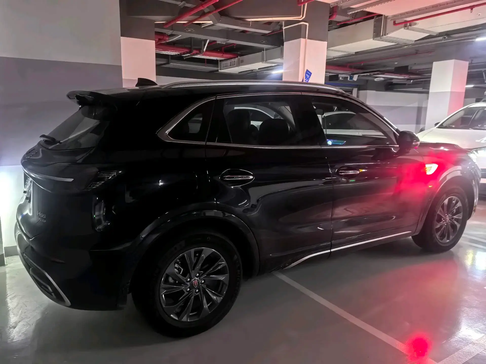 2023 HONGQI HS5 thumbnail 4