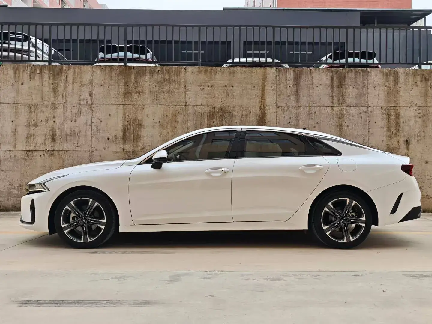 2021 KIA K5 thumbnail 3