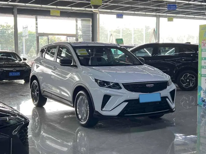 2025 GEELY COOLRAY thumbnail 2