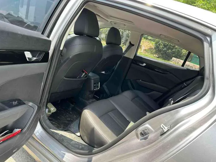 2020 DongFeng Aeolus YiXuan 1.5T 150HP L4 6DCT,autocango,china used car exporter,china ev exporter,chinese used car exporter,chinese used ev exporter