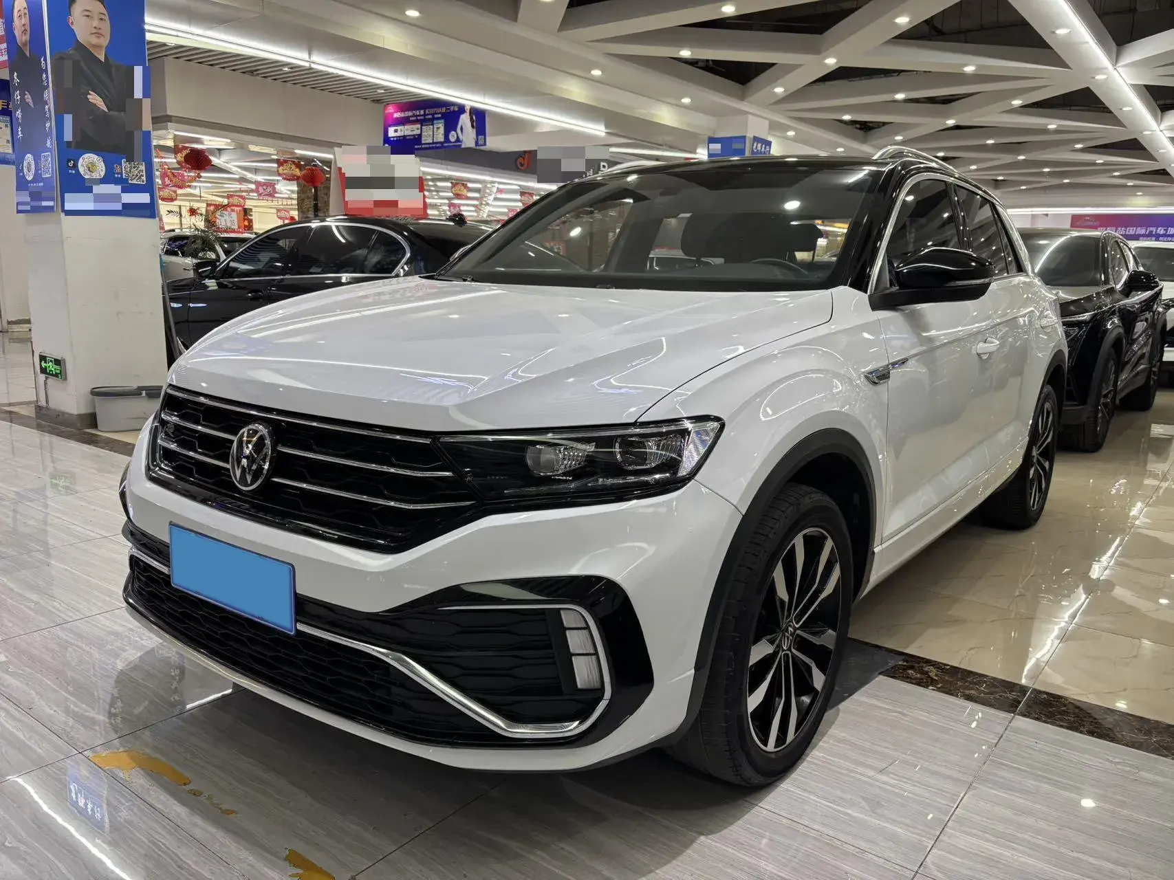 2022 VOLKSWAGEN T-ROC view 1