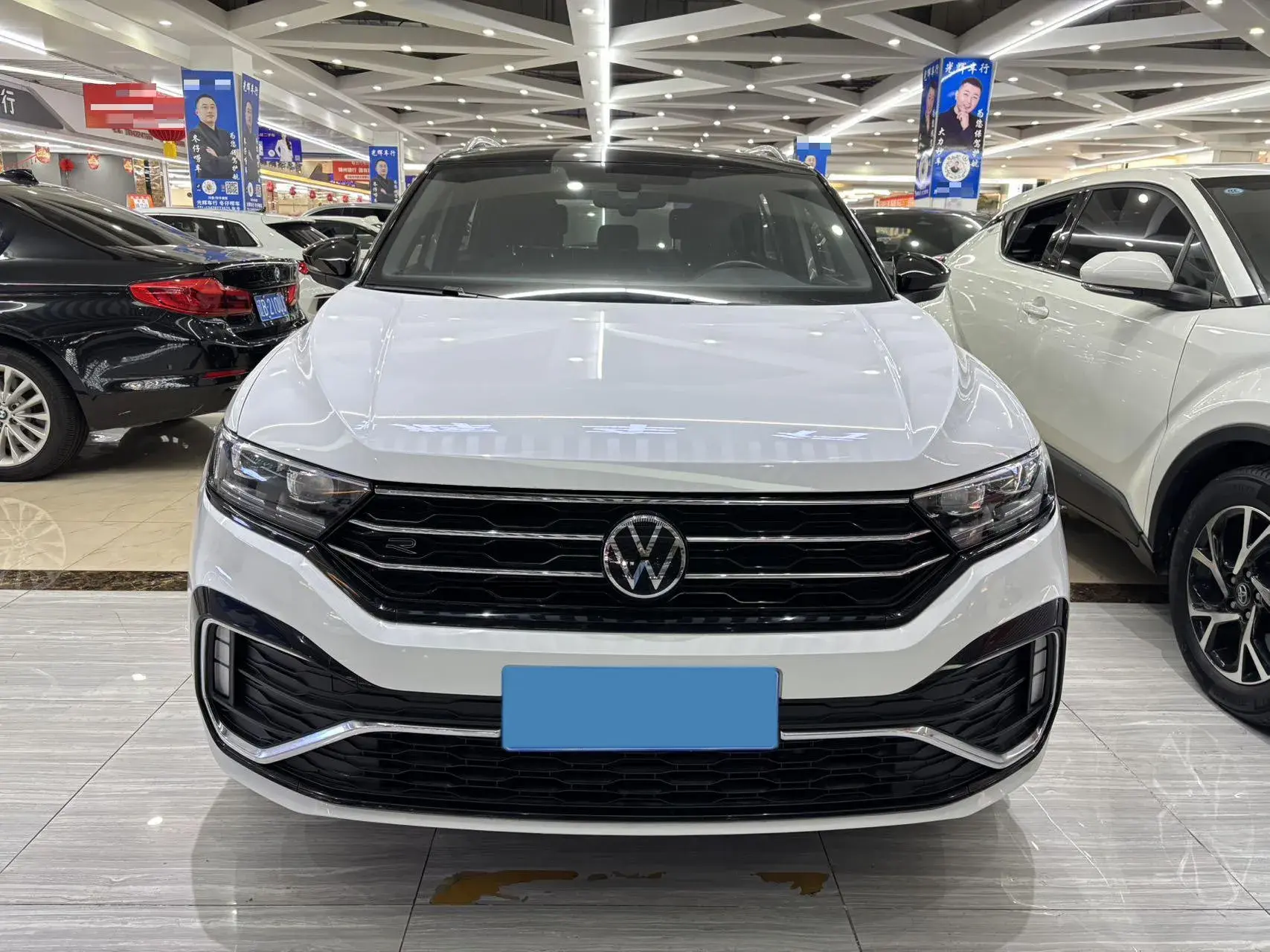 2022 VOLKSWAGEN T-ROC thumbnail 2