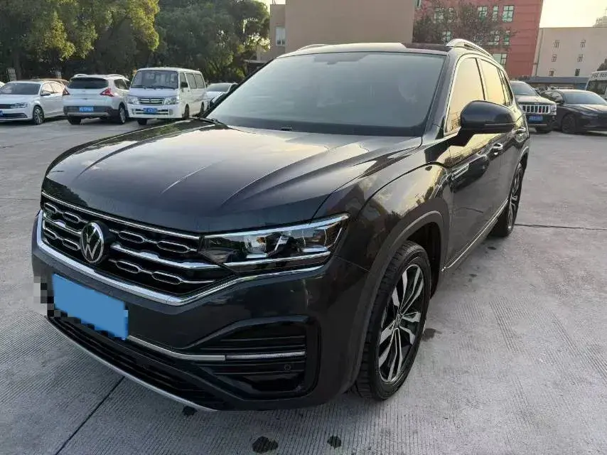 2022 VOLKSWAGEN TAYRON view 1