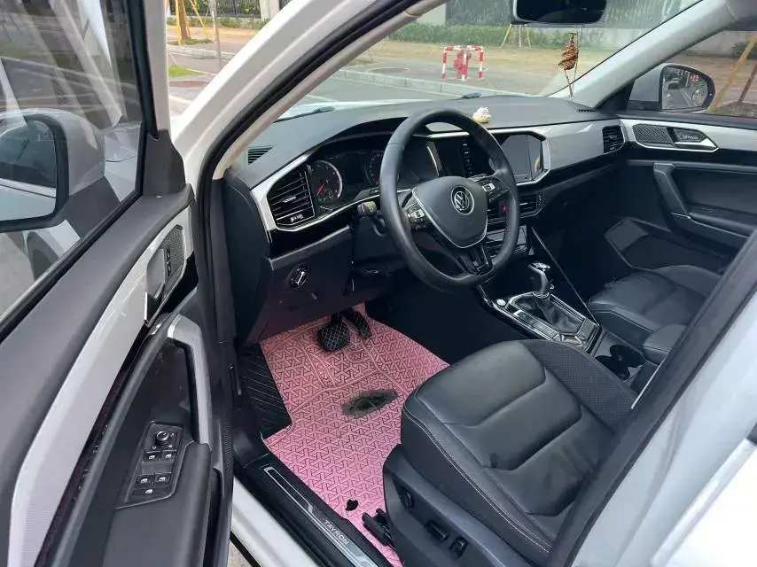 2021 VOLKSWAGEN TAYRON thumbnail 4