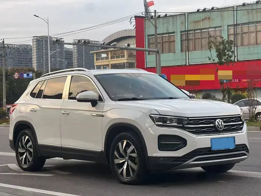 2021 VOLKSWAGEN TAYRON thumbnail 3