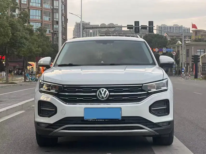 2021 VOLKSWAGEN TAYRON thumbnail 2