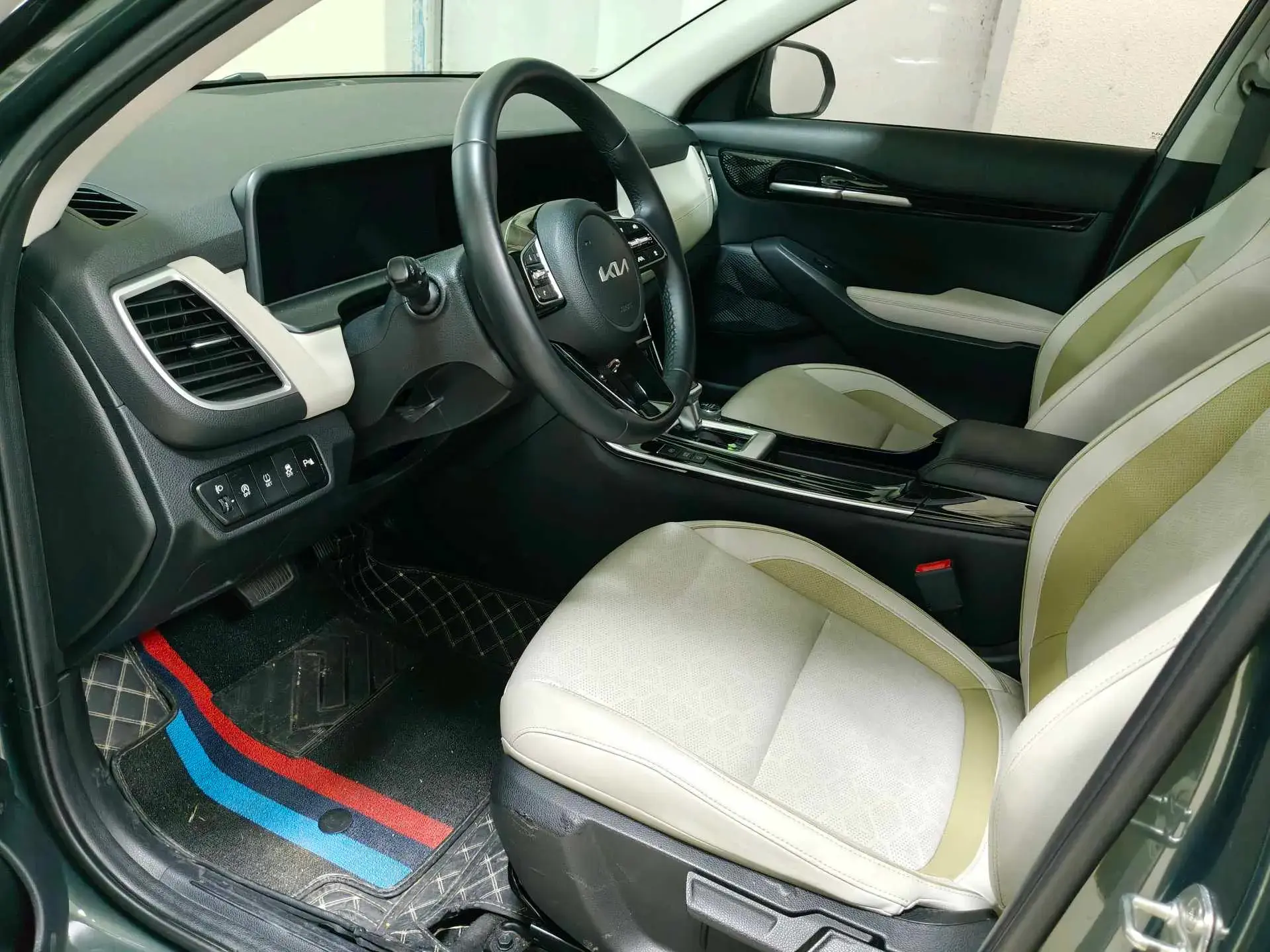 2023 KIA SELTOS thumbnail 2