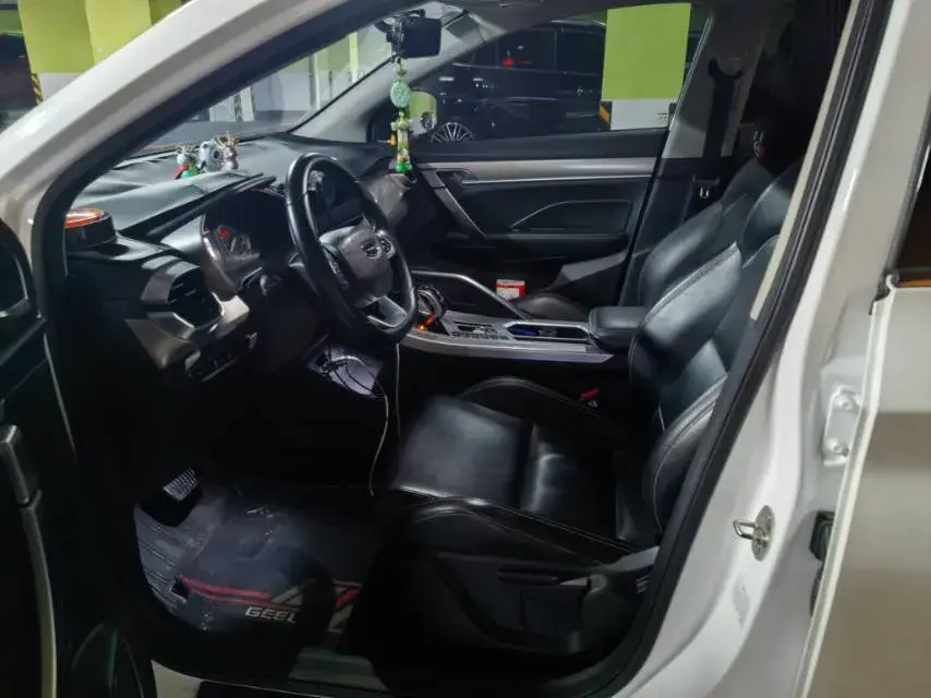 2019 GEELY COOLRAY thumbnail 4