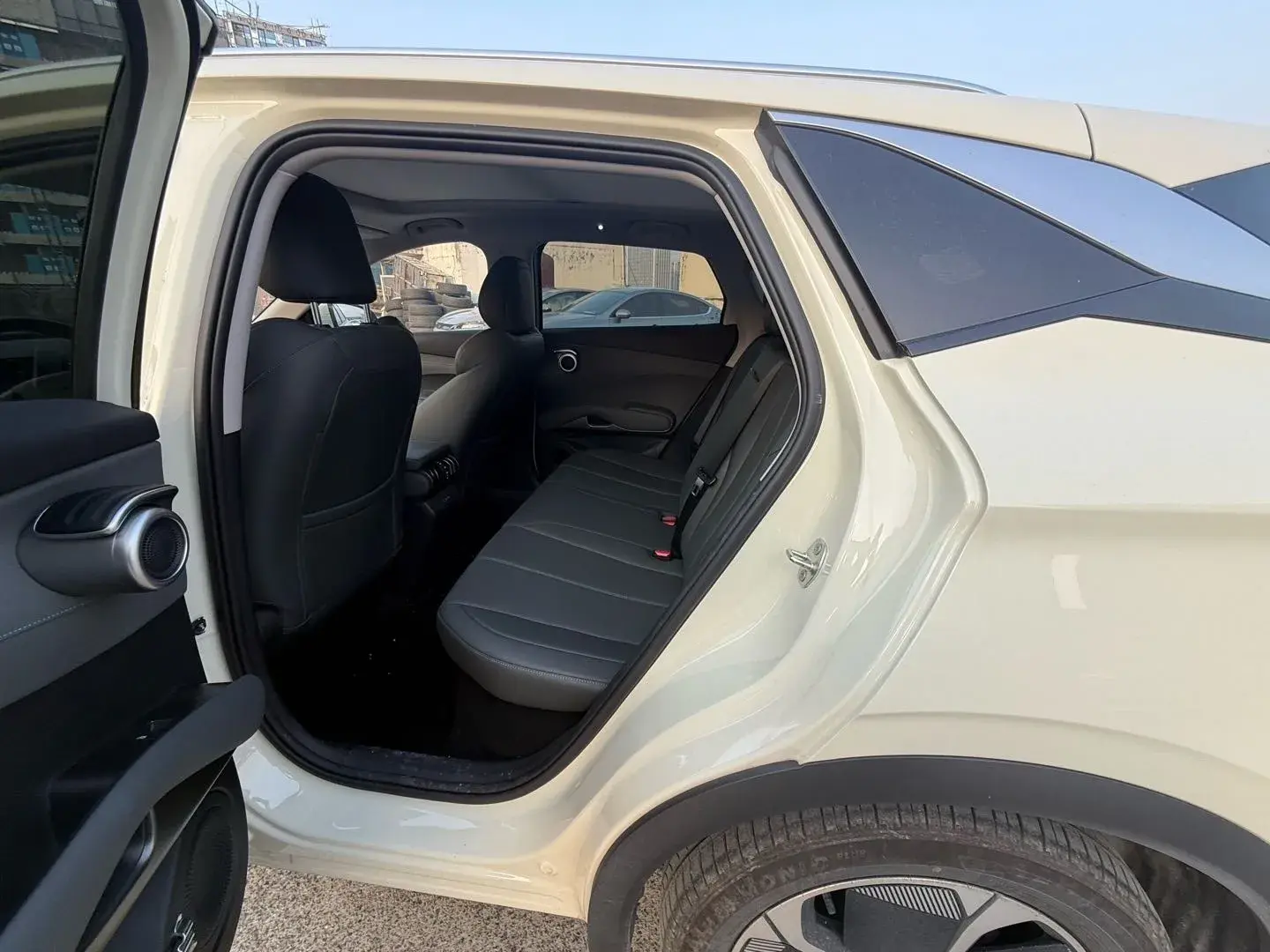 2025 BYD YUAN thumbnail 3