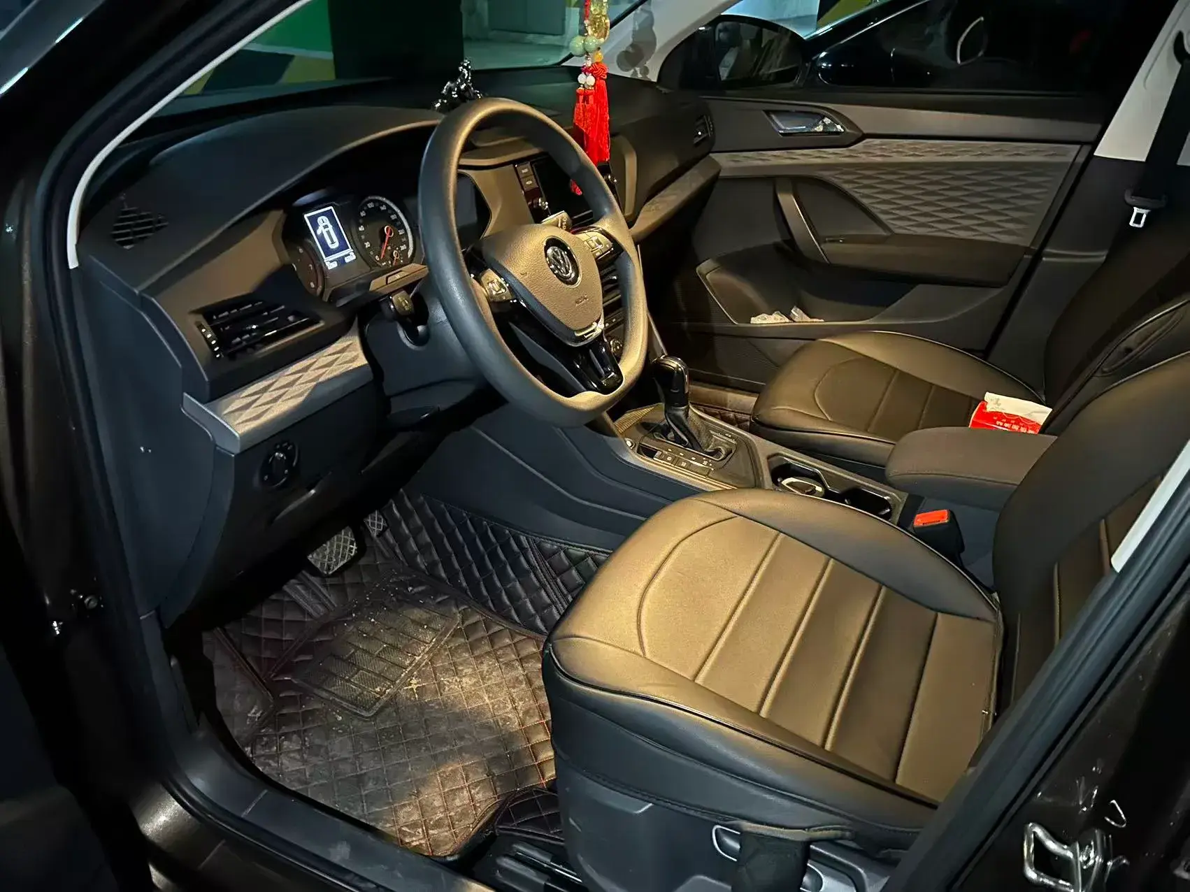 2019 VOLKSWAGEN THARU thumbnail 3