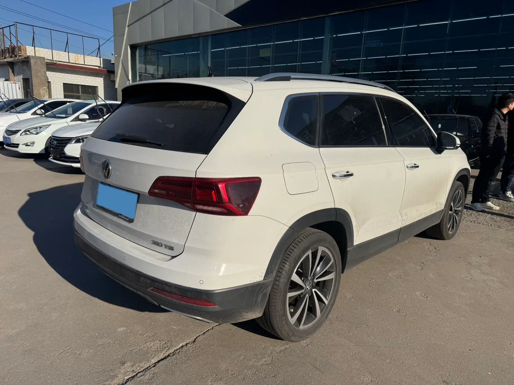 2021 VOLKSWAGEN THARU thumbnail 3