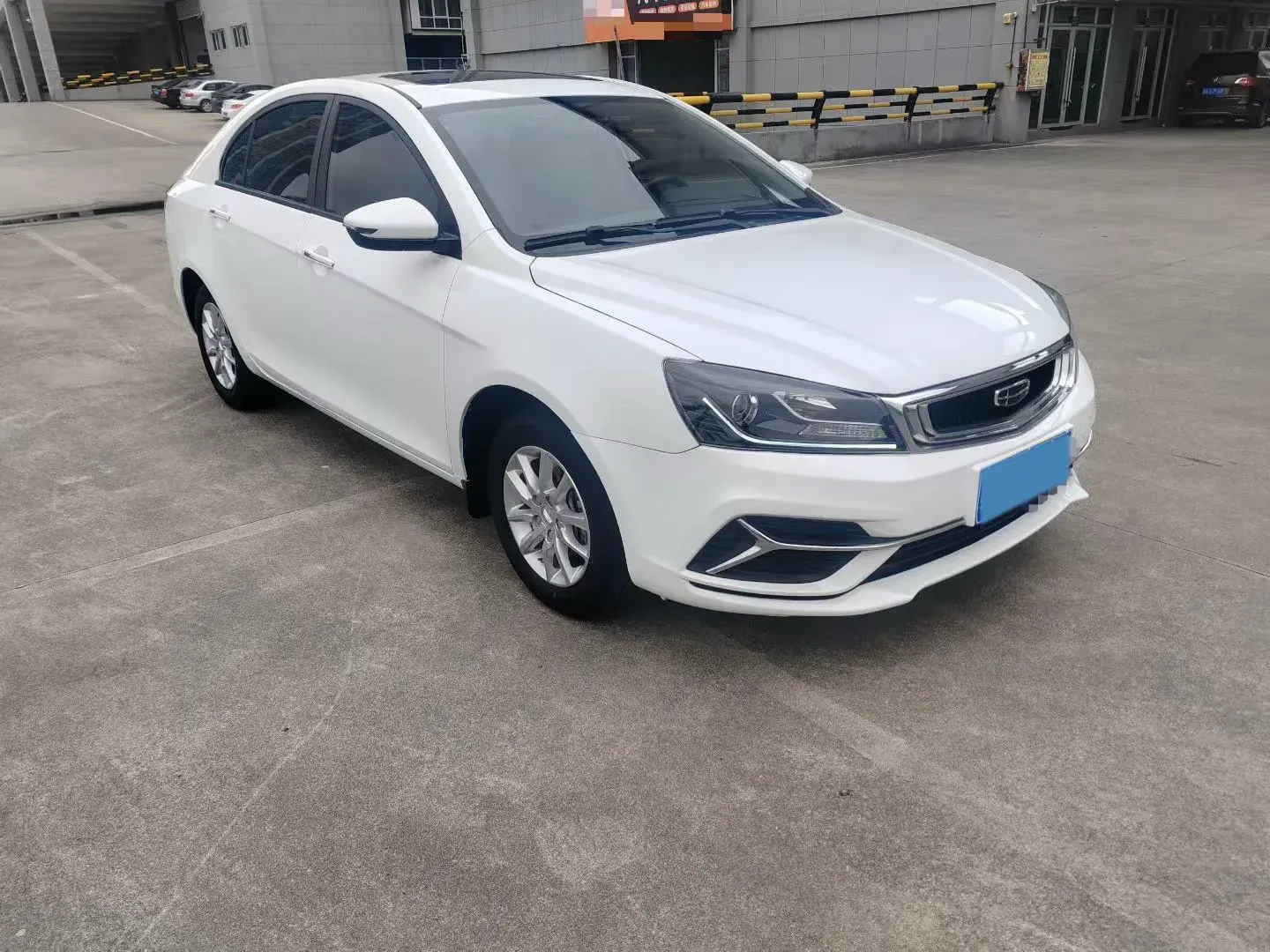 2019 GEELY EMGRAND thumbnail 3
