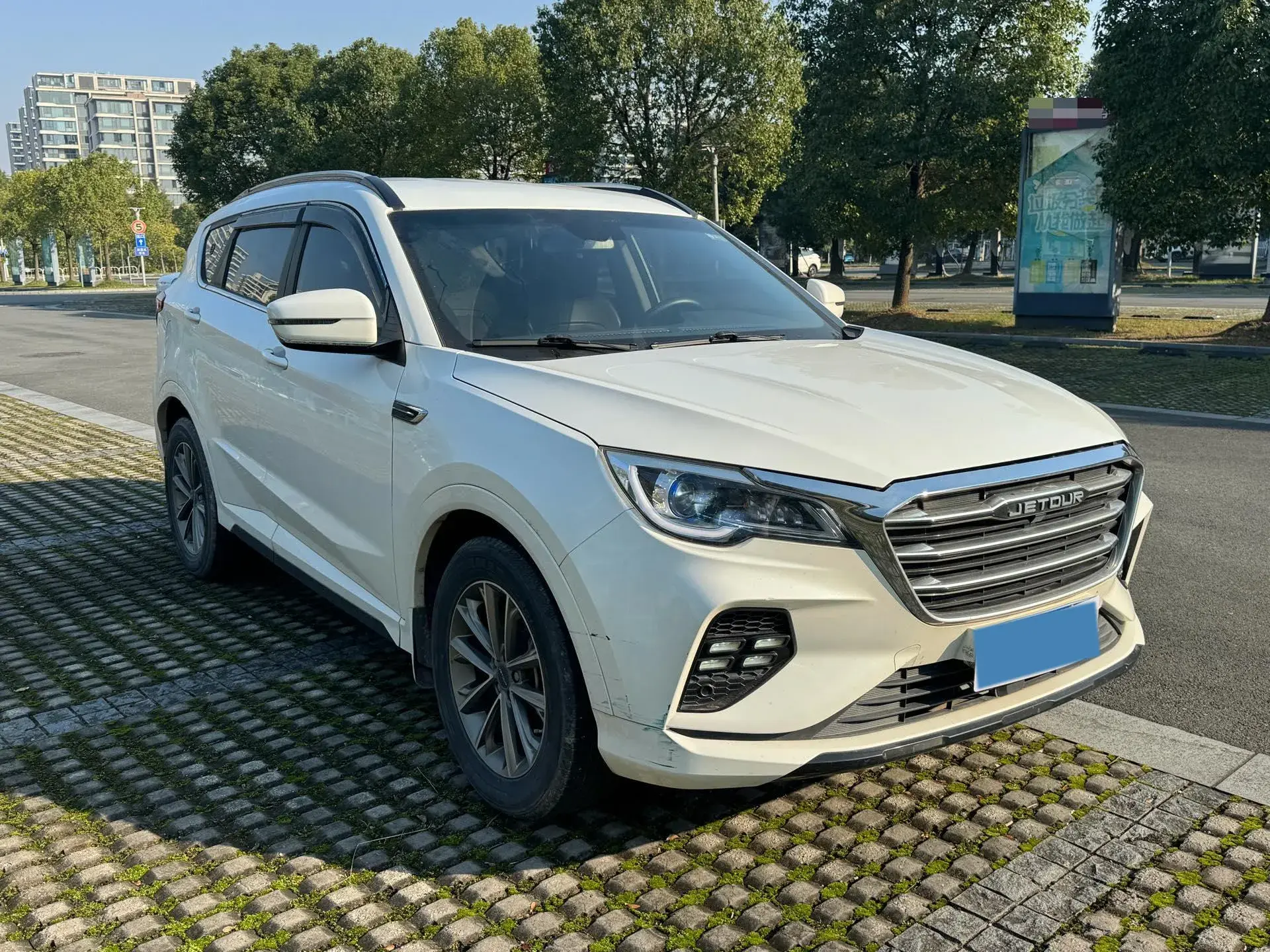 2020 JETOUR X70 thumbnail 3