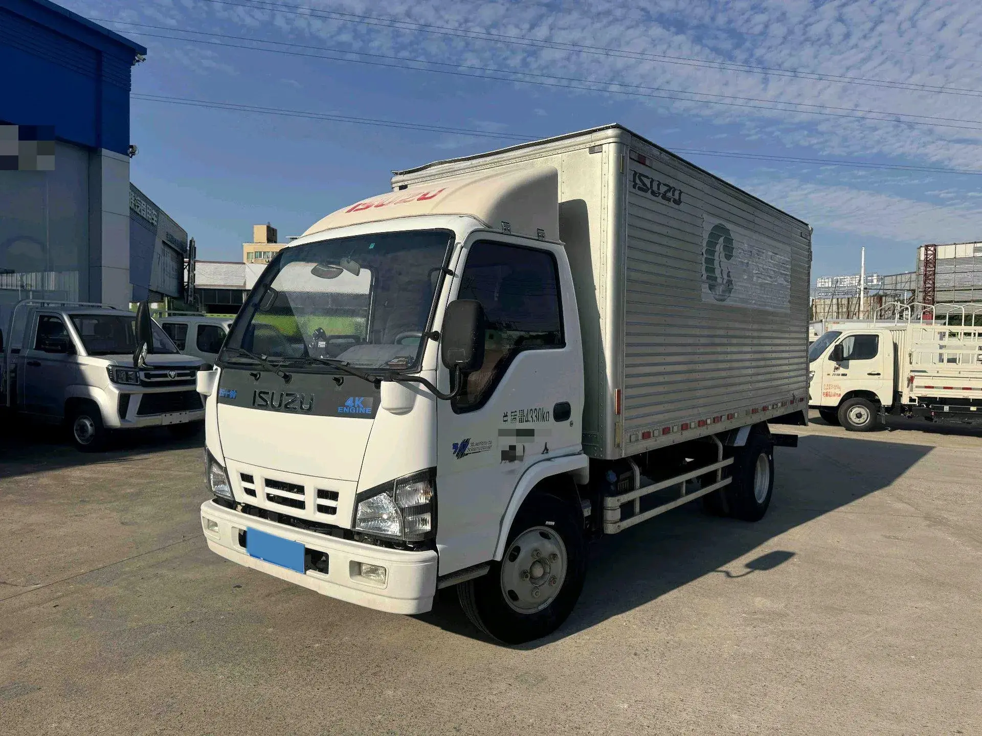 2016 ISUZU RE-MAX view 1