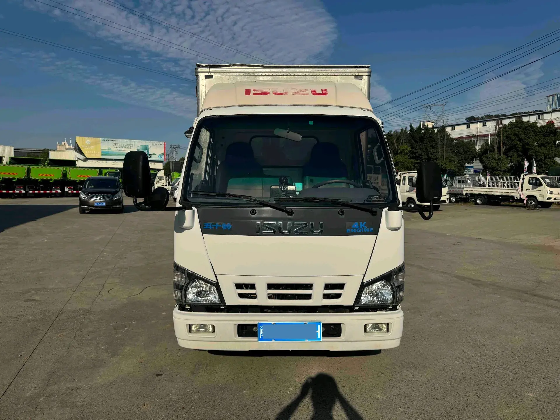 2016 ISUZU RE-MAX thumbnail 2