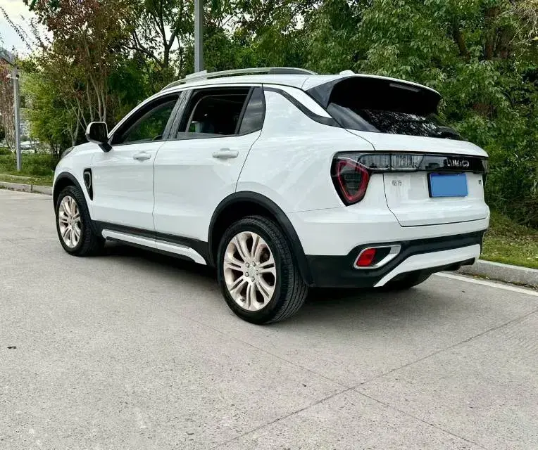 2018 LYNK&CO 01 thumbnail 4