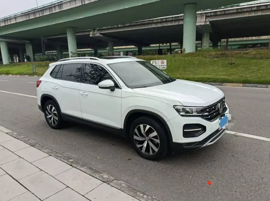 2019 VOLKSWAGEN TAYRON thumbnail 3