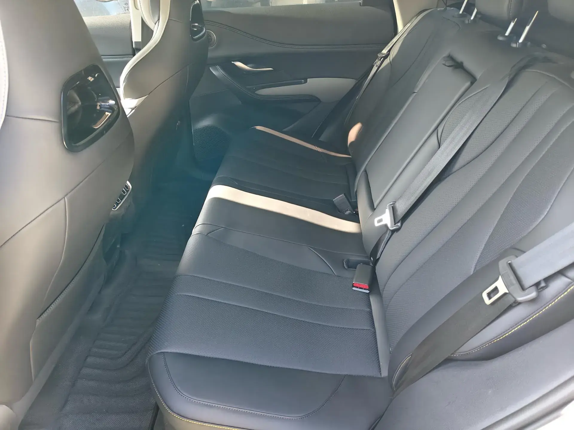 2025 BYD SEA thumbnail 4