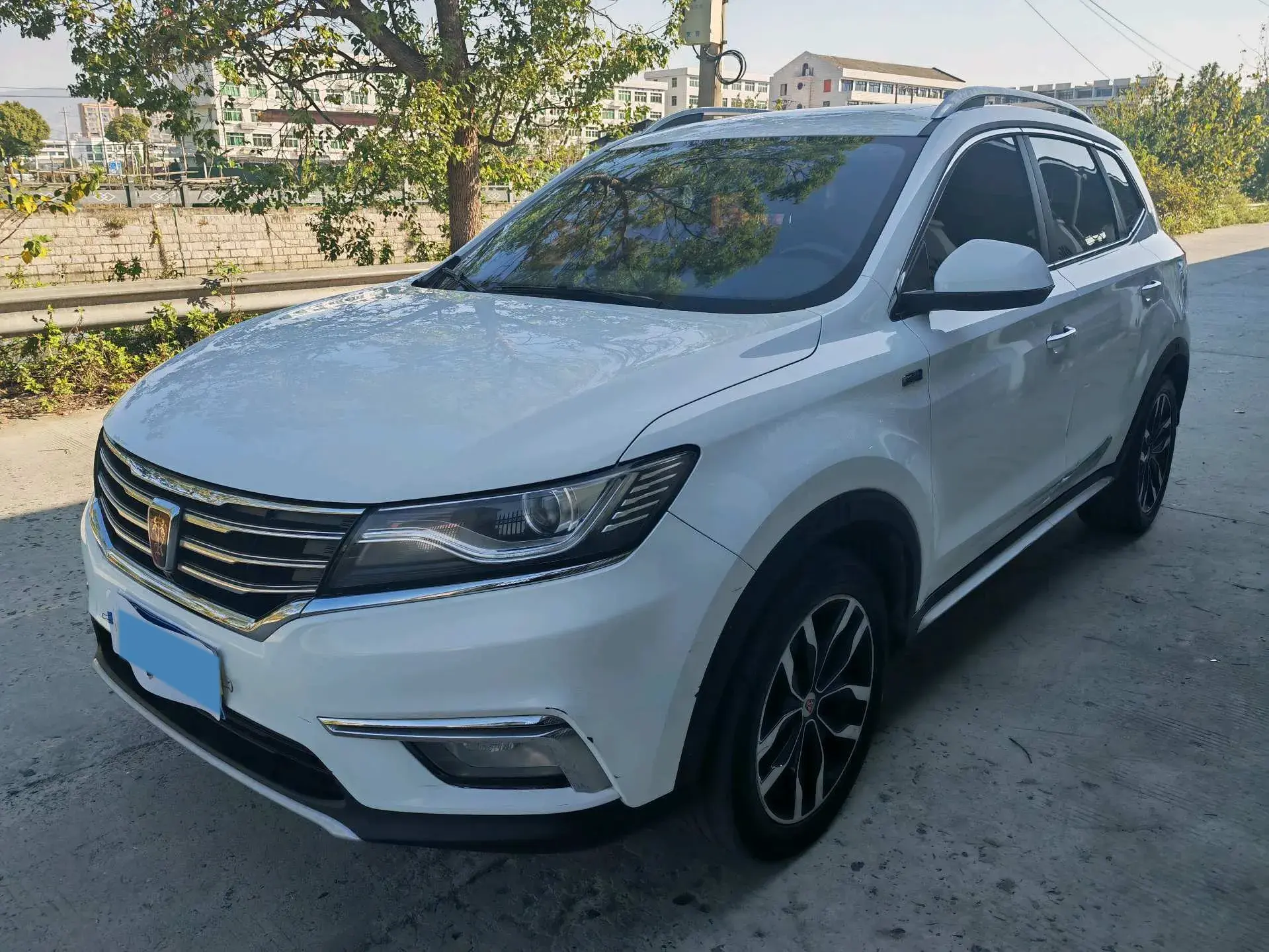 2016 ROEWE RX5 view 1