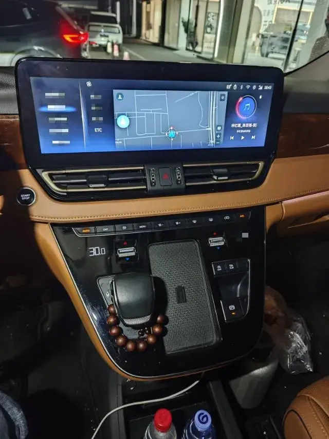 2023 HONGQI HQ9 thumbnail 4