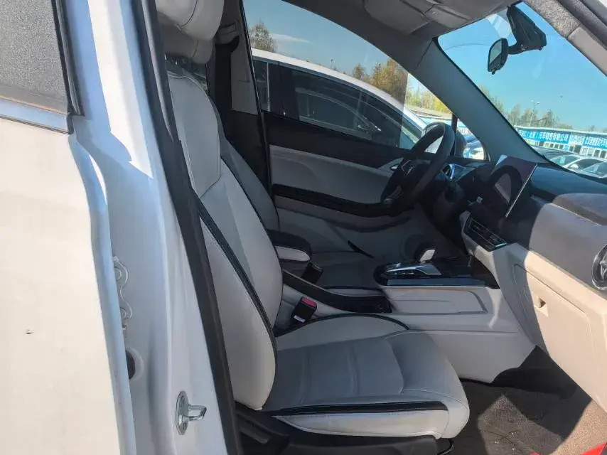 2021 BYD YUAN thumbnail 4