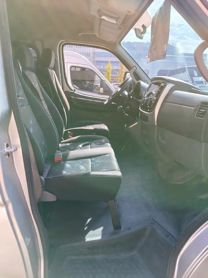 2021 DongFeng DFAC YuFeng 2.0T 136HP L4 6MT,autocango,china used car exporter,china ev exporter,chinese used car exporter,chinese used ev exporter