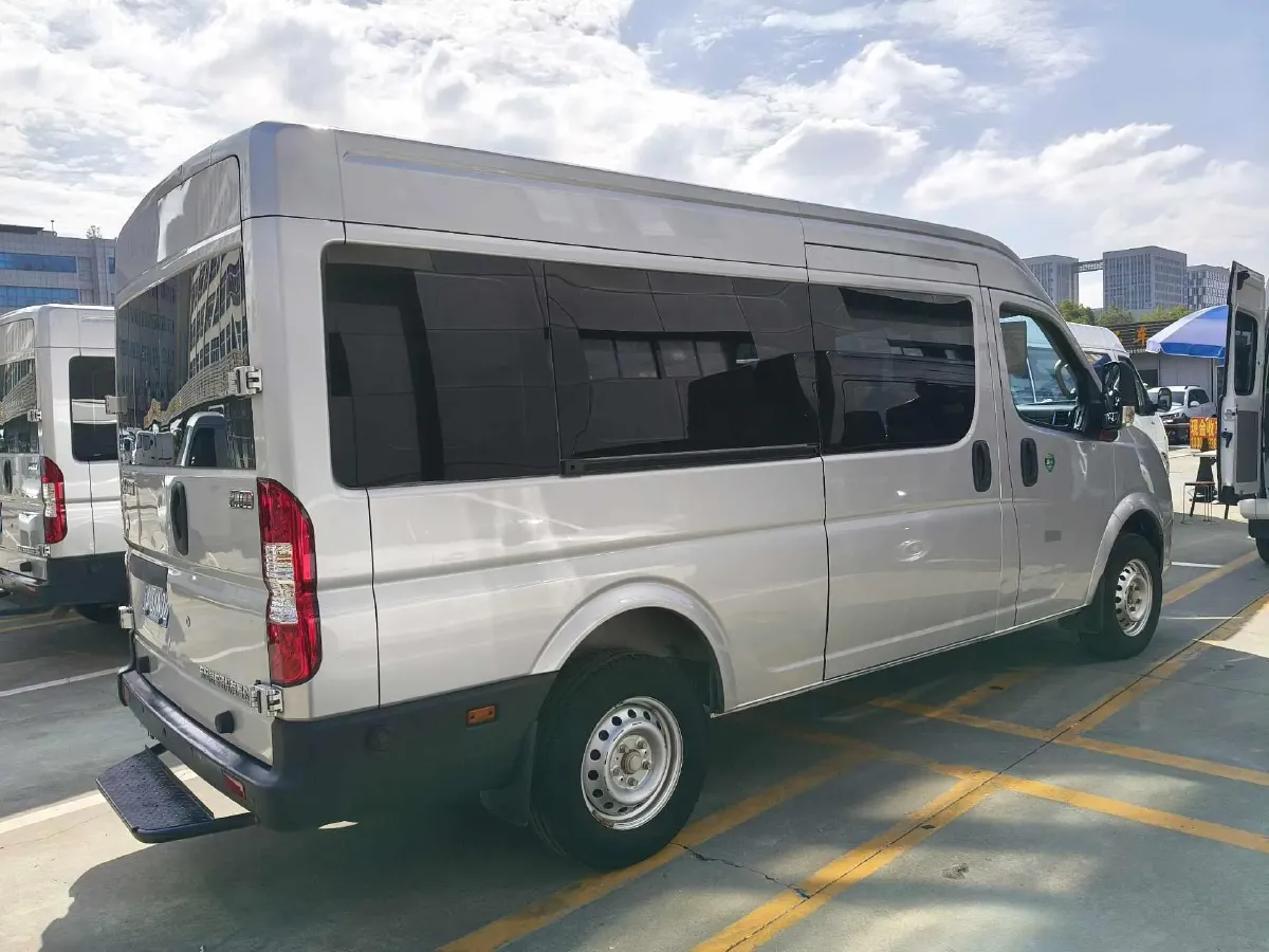 2021 DongFeng DFAC YuFeng 2.0T 136HP L4 6MT,autocango,china used car exporter,china ev exporter,chinese used car exporter,chinese used ev exporter