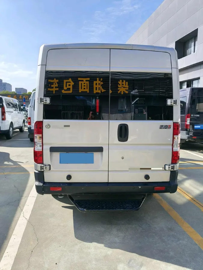 2021 DongFeng DFAC YuFeng 2.0T 136HP L4 6MT,autocango,china used car exporter,china ev exporter,chinese used car exporter,chinese used ev exporter