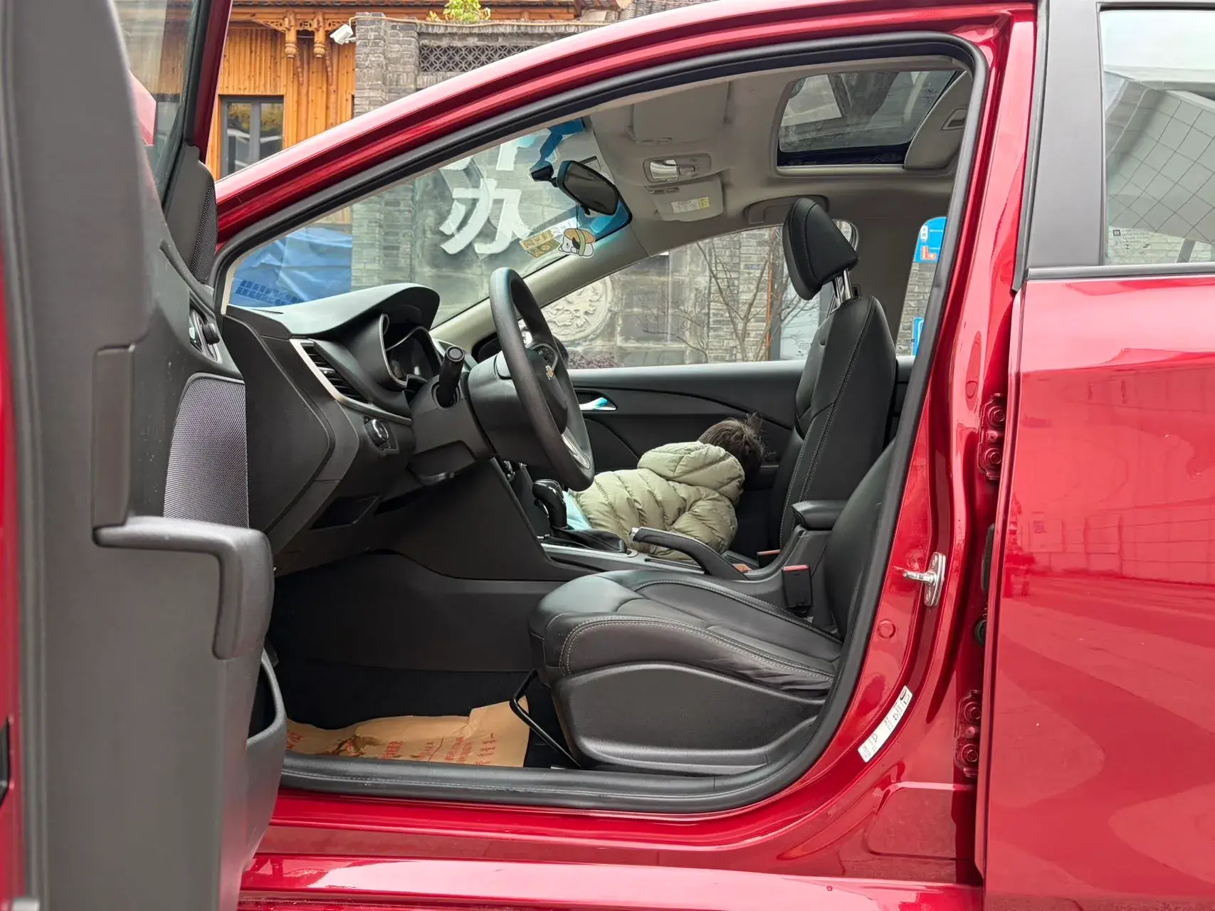 2016 CHEVROLET CAVALIER thumbnail 4