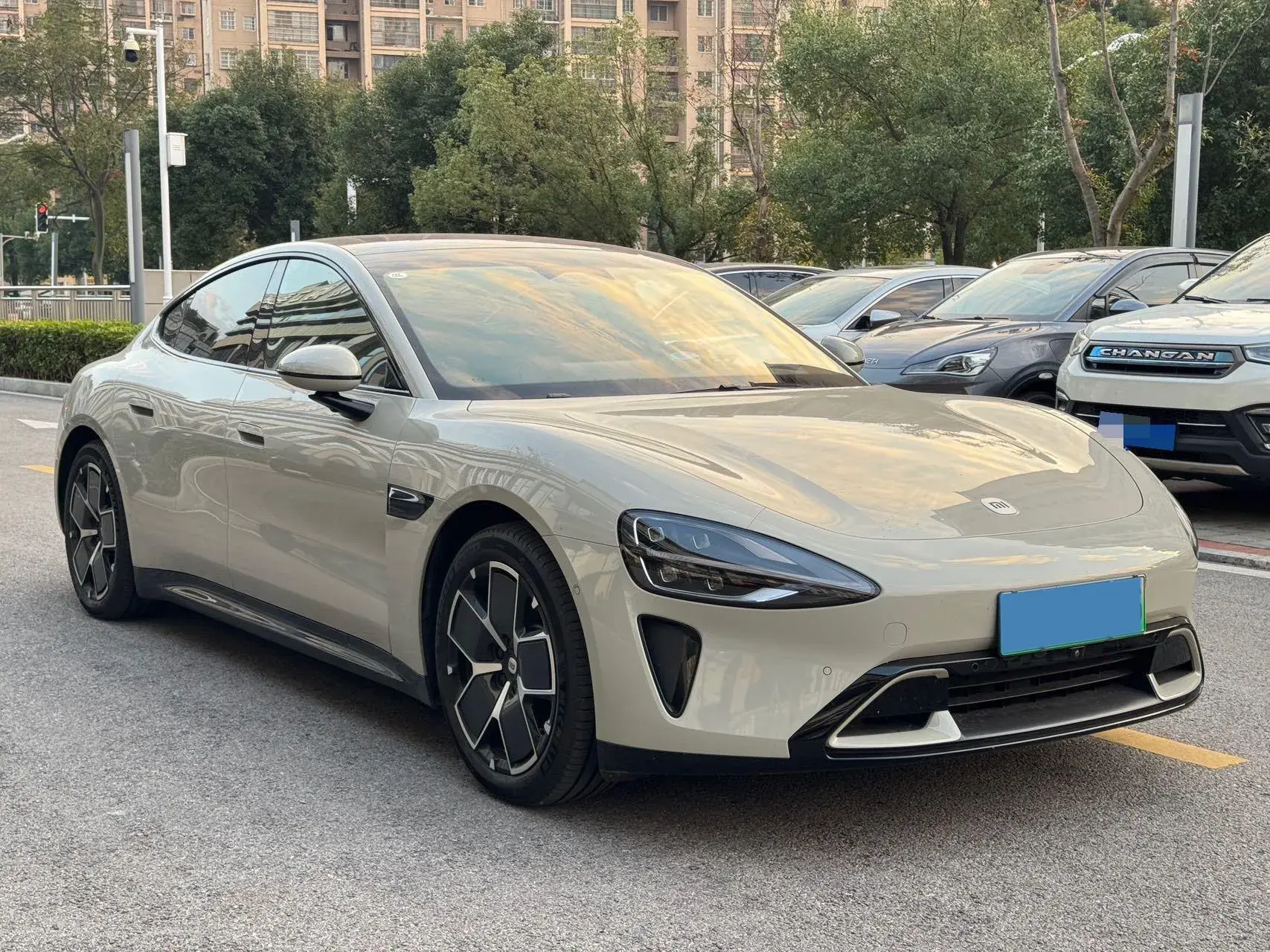 2024 MI SU7 thumbnail 3