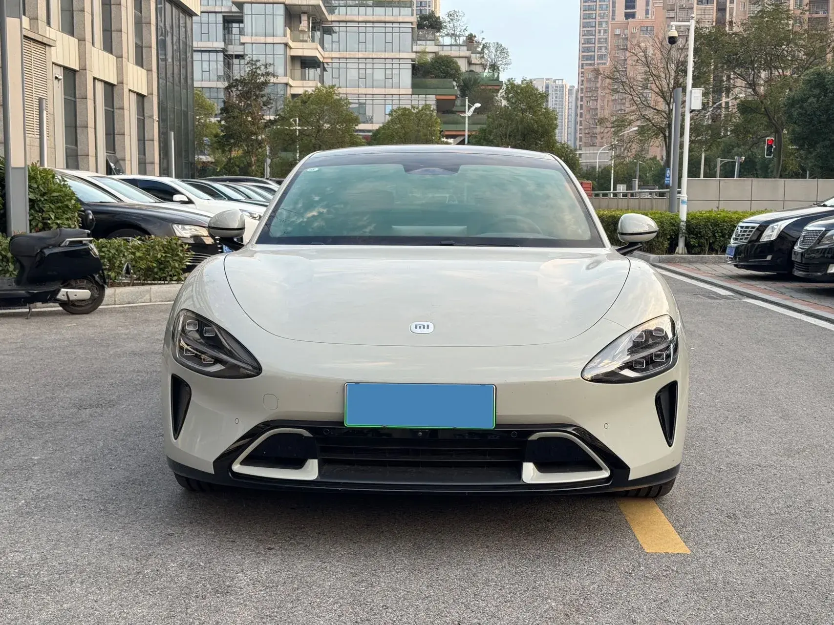 2024 MI SU7 thumbnail 2