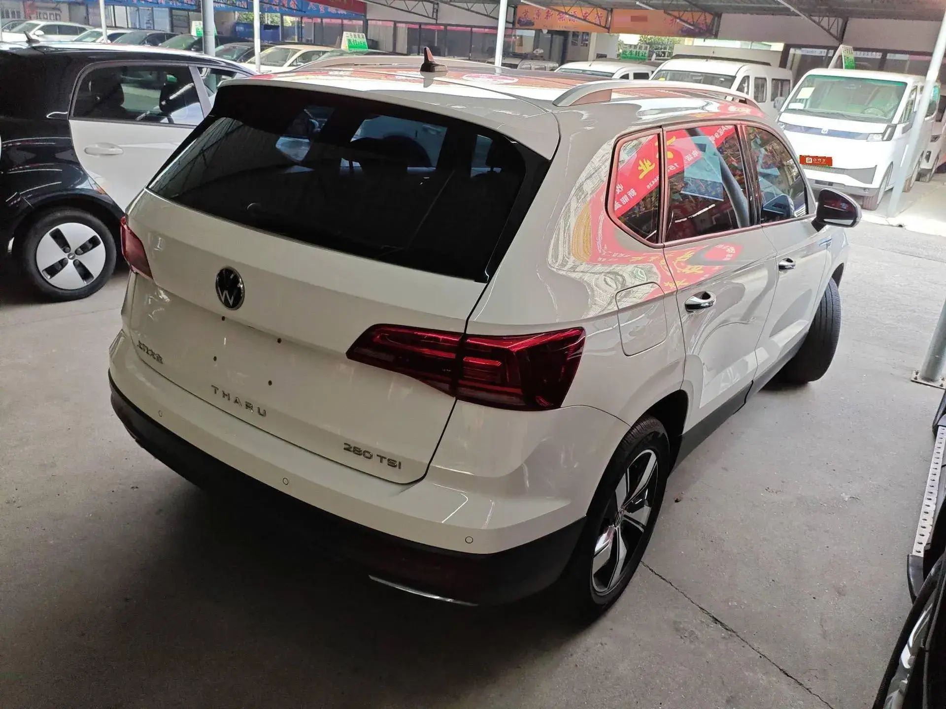 2021 VOLKSWAGEN THARU thumbnail 4