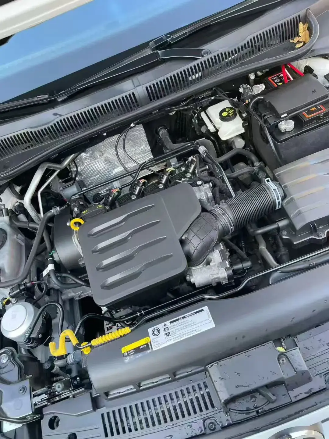 2023 VOLKSWAGEN POLO thumbnail 3