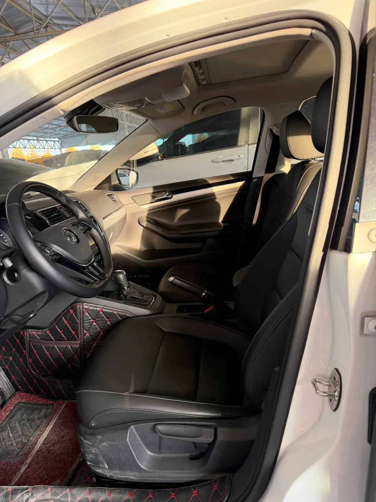 2018 VOLKSWAGEN SAGITAR thumbnail 3