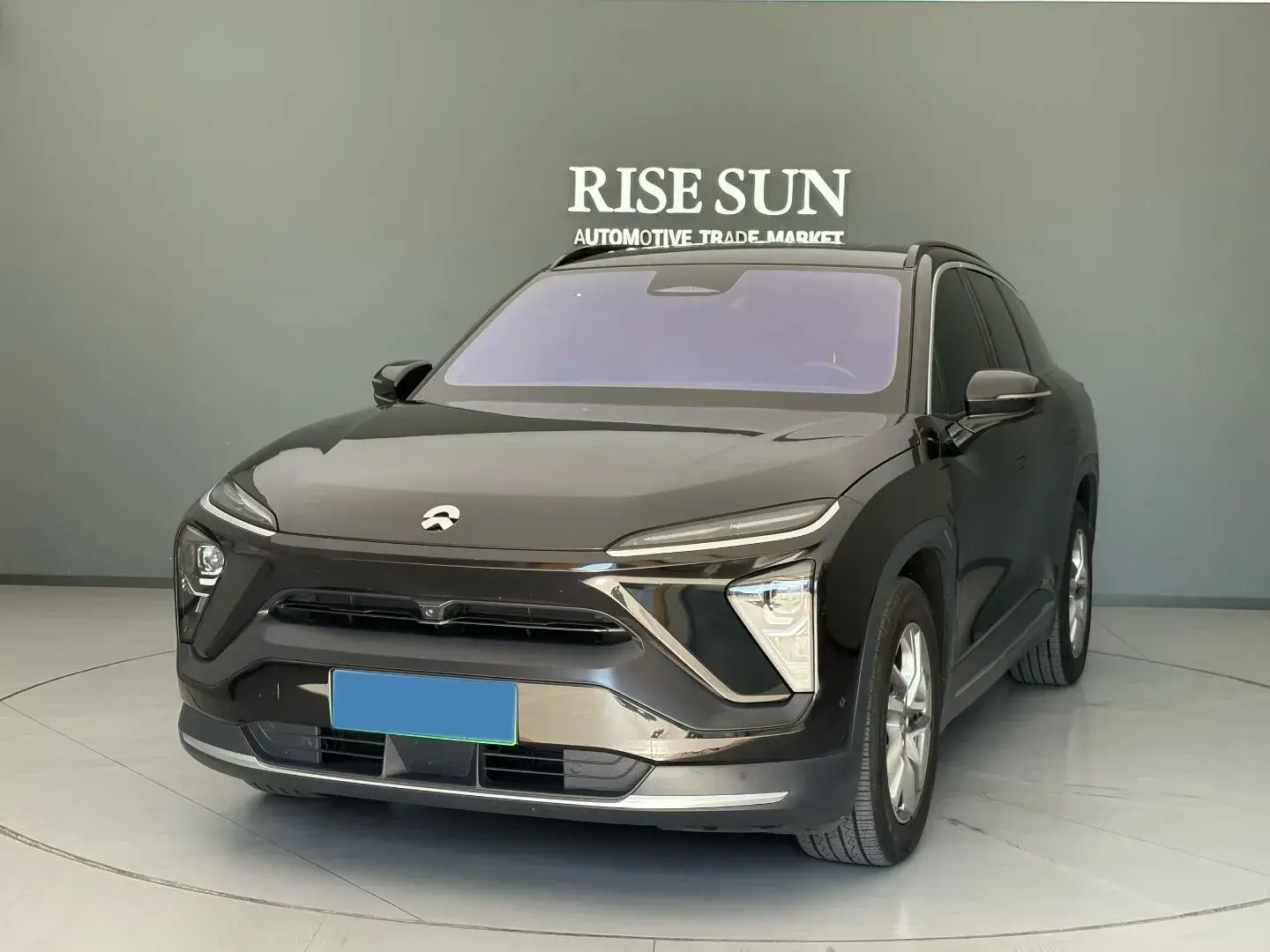 2020 NIO ES6 view 1