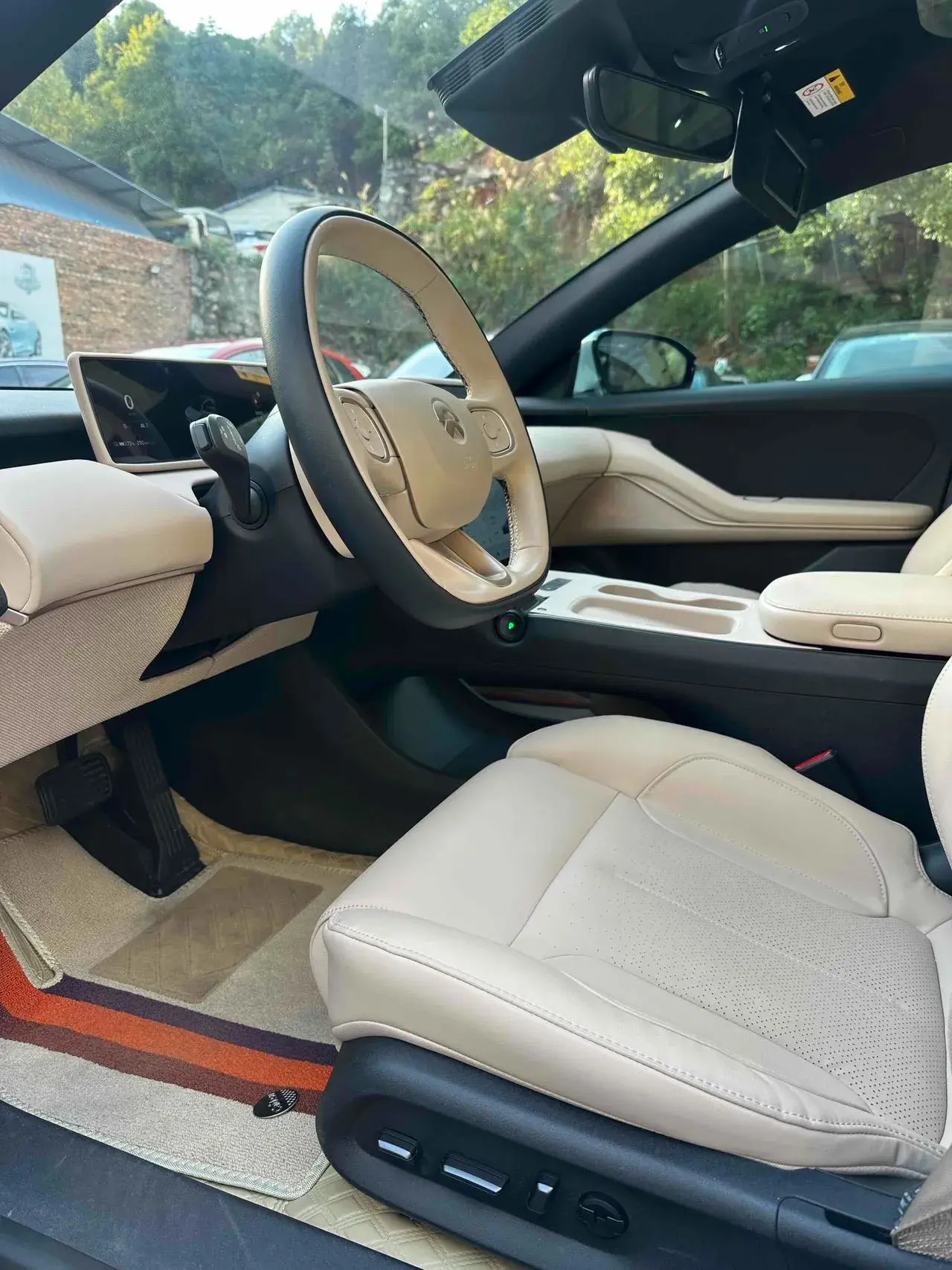 2022 NIO ET5 thumbnail 4