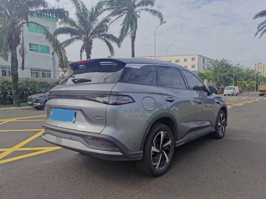 2025 BYD SEA thumbnail 3