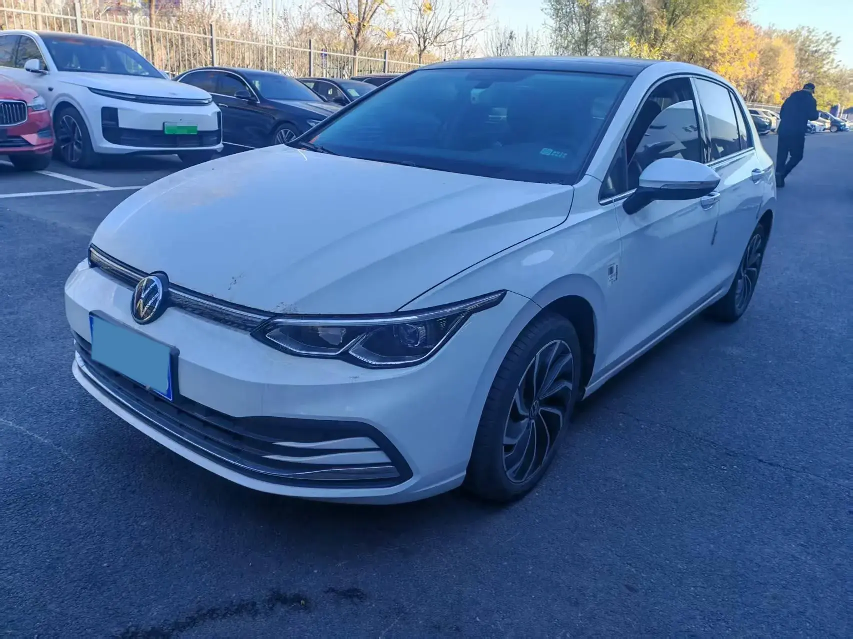 2023 VOLKSWAGEN GOLF view 1