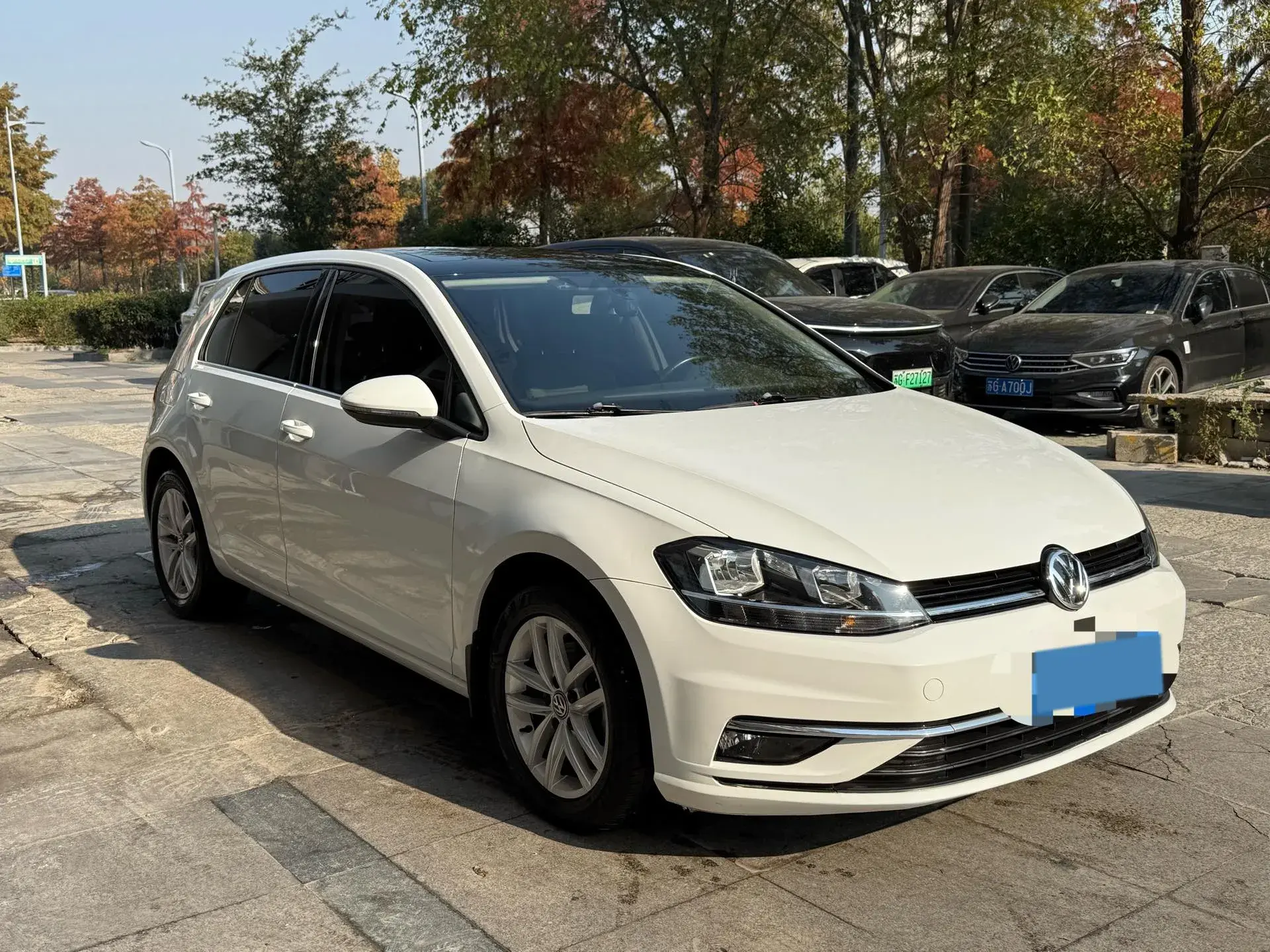 2018 VOLKSWAGEN GOLF thumbnail 3
