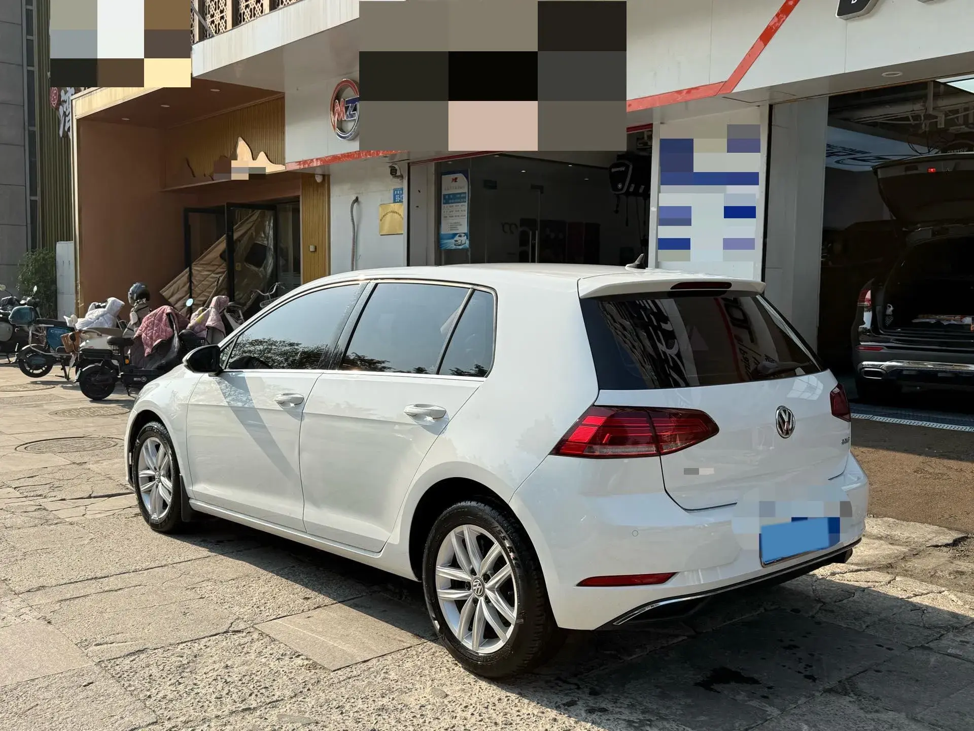 2018 VOLKSWAGEN GOLF thumbnail 4