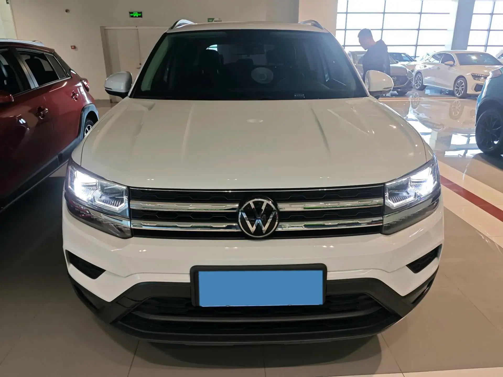 2022 VOLKSWAGEN THARU thumbnail 2