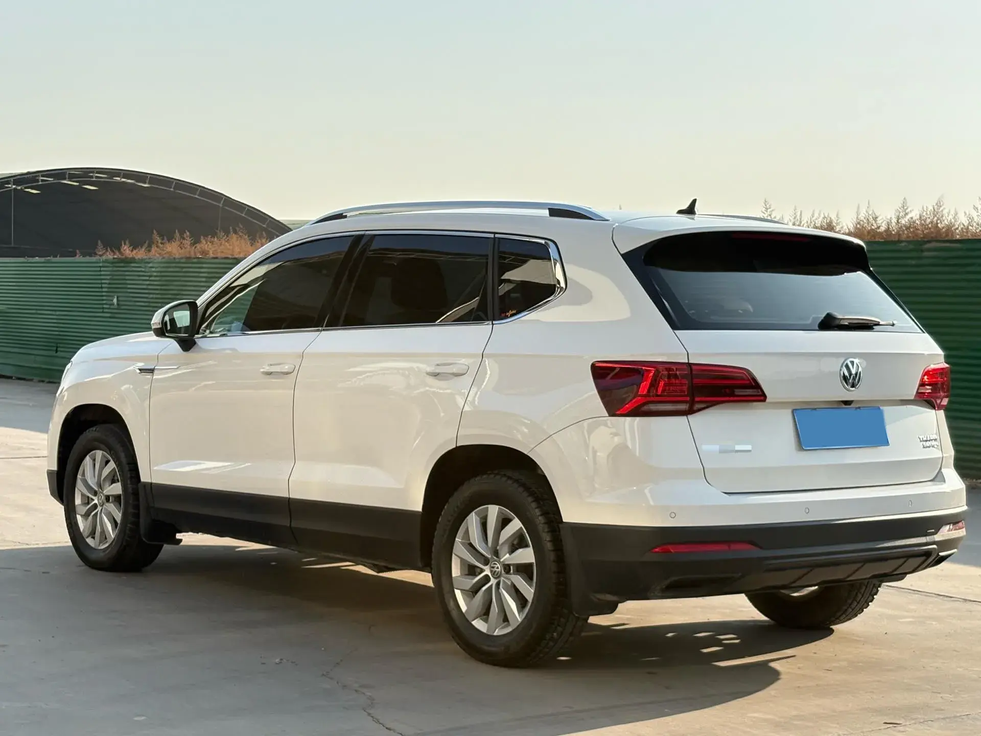 2019 VOLKSWAGEN THARU thumbnail 2