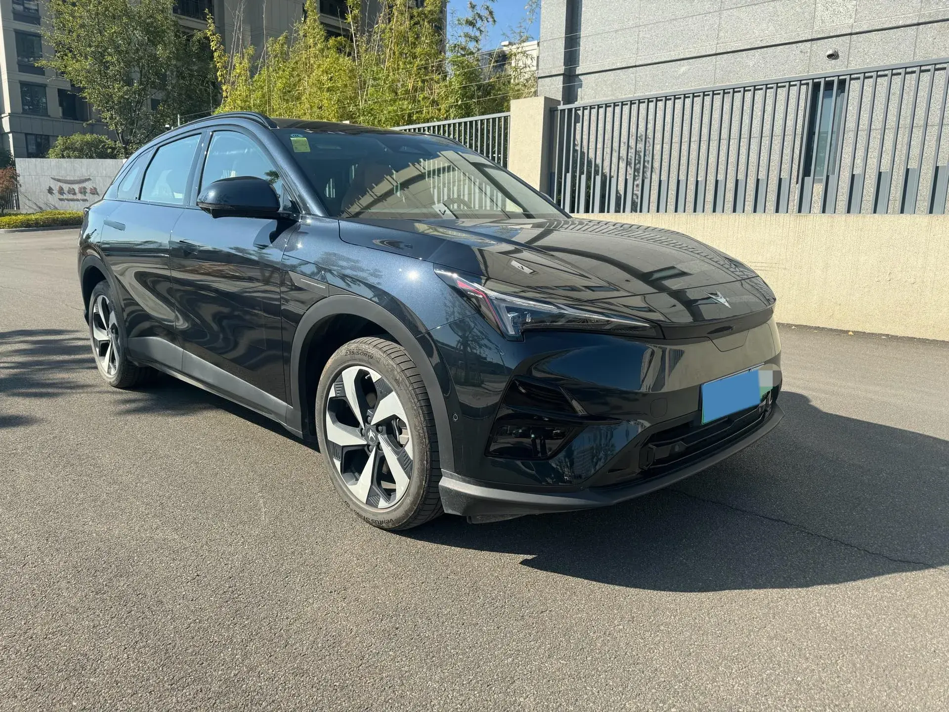 2025 ARCFOX ΑT5 thumbnail 3