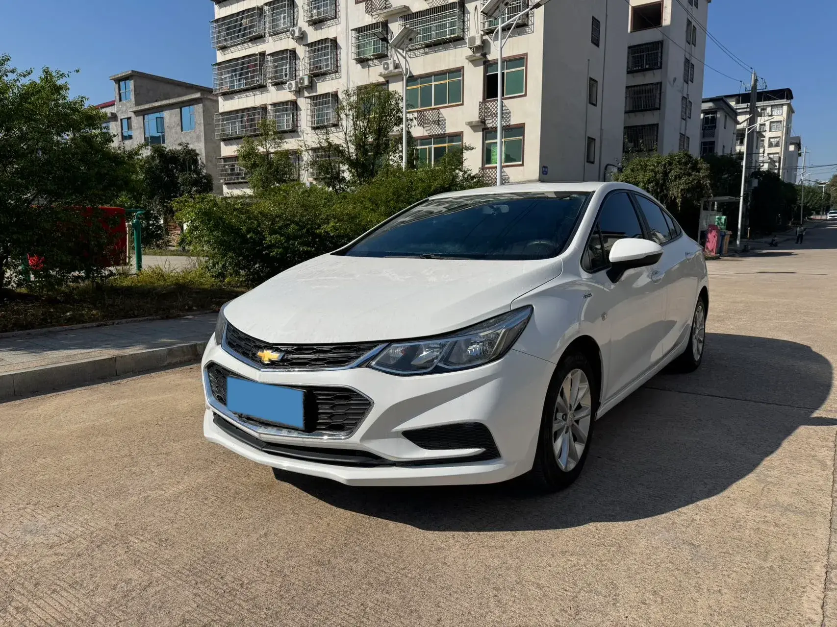 2018 CHEVROLET CRUZE view 1