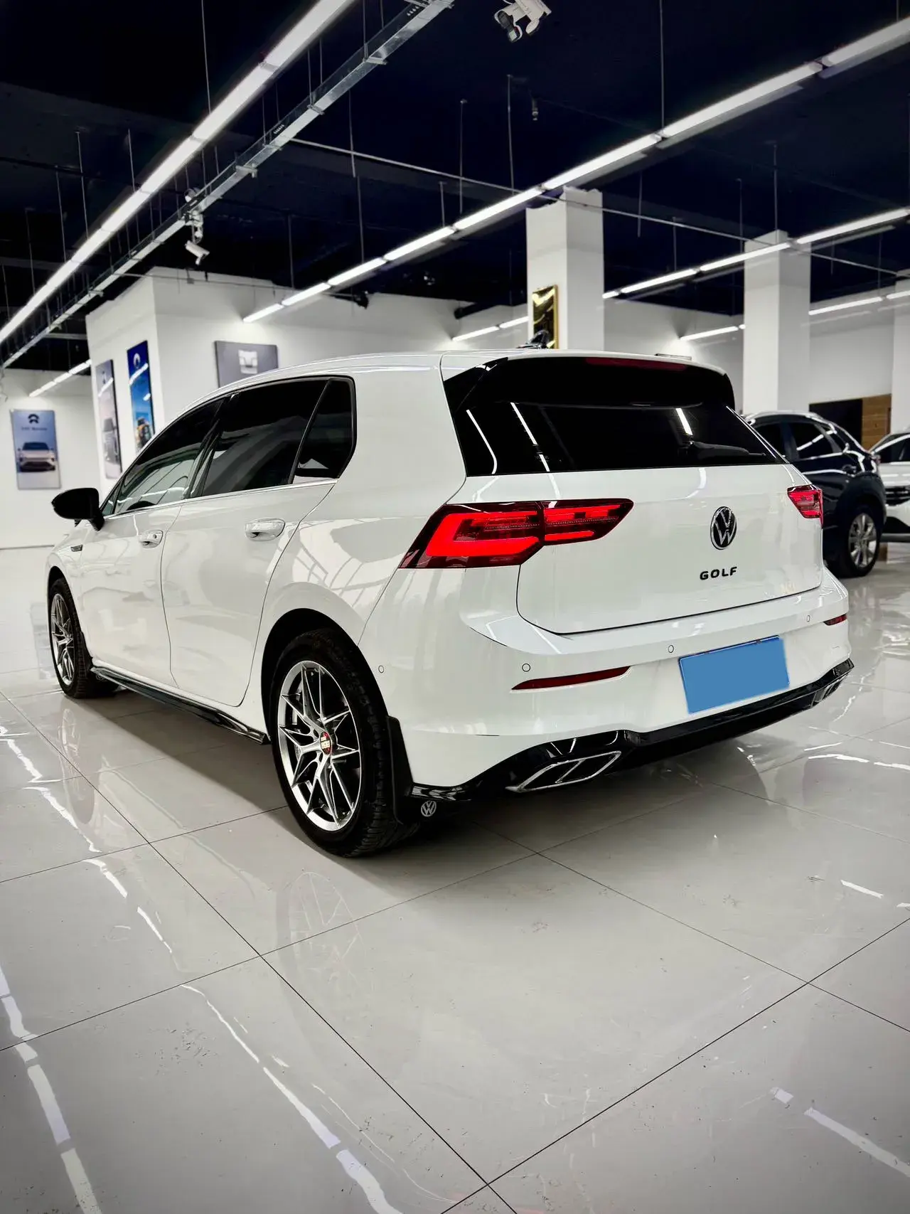 2021 VOLKSWAGEN GOLF thumbnail 4