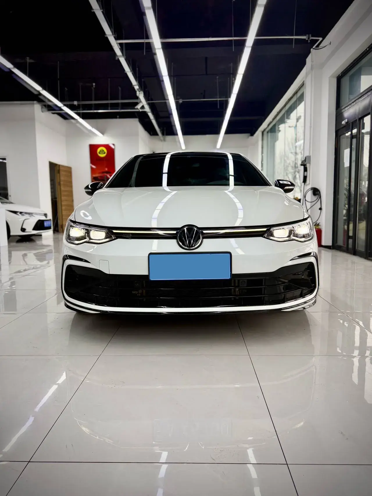 2021 VOLKSWAGEN GOLF thumbnail 2