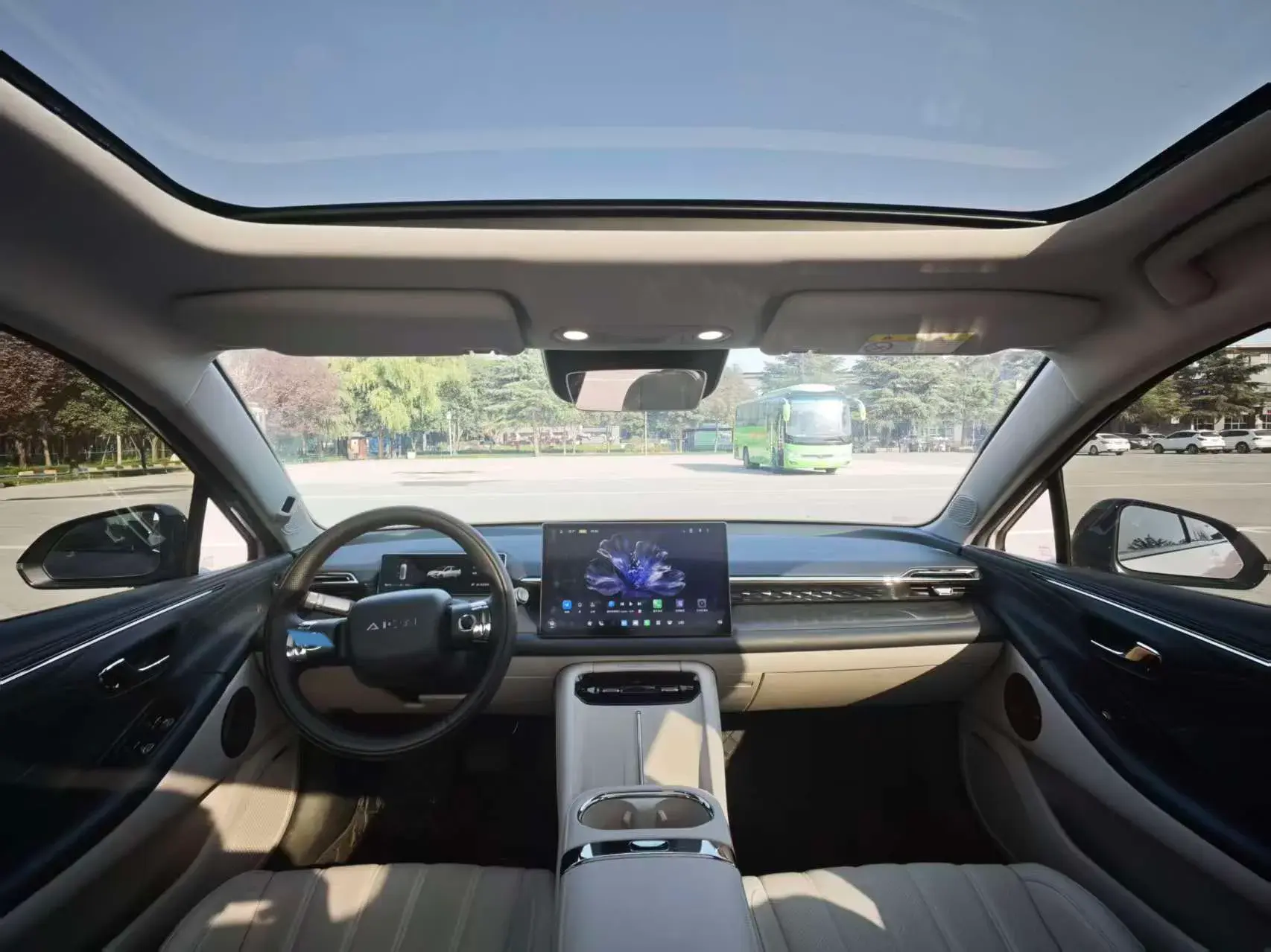 2025 AION AION thumbnail 4