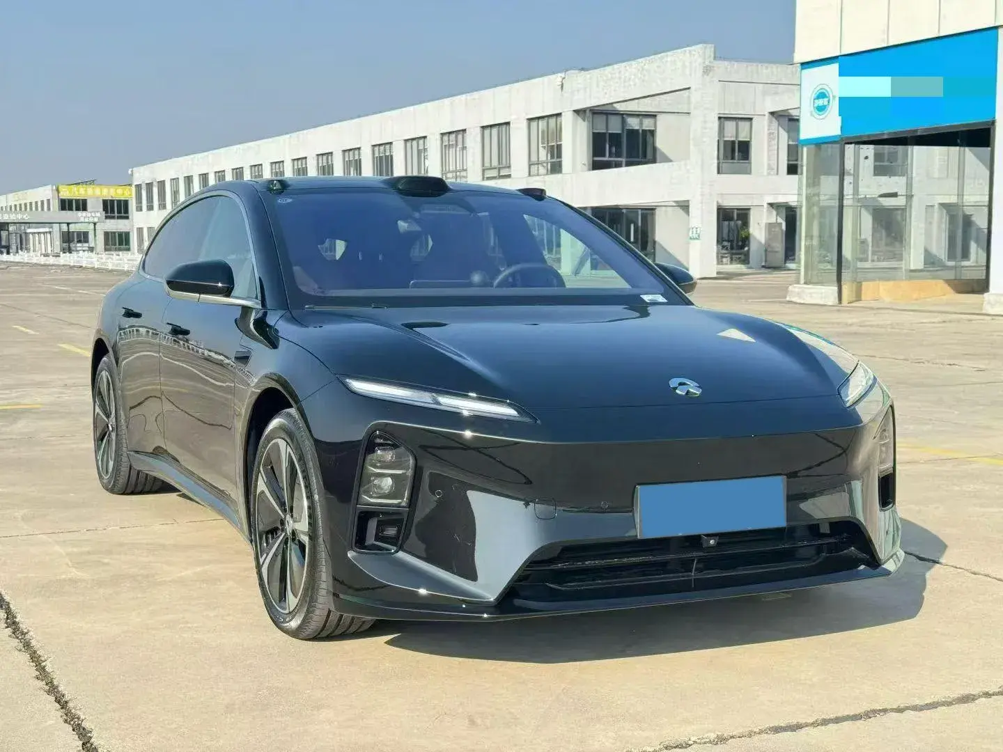 2025 NIO ET5T thumbnail 4