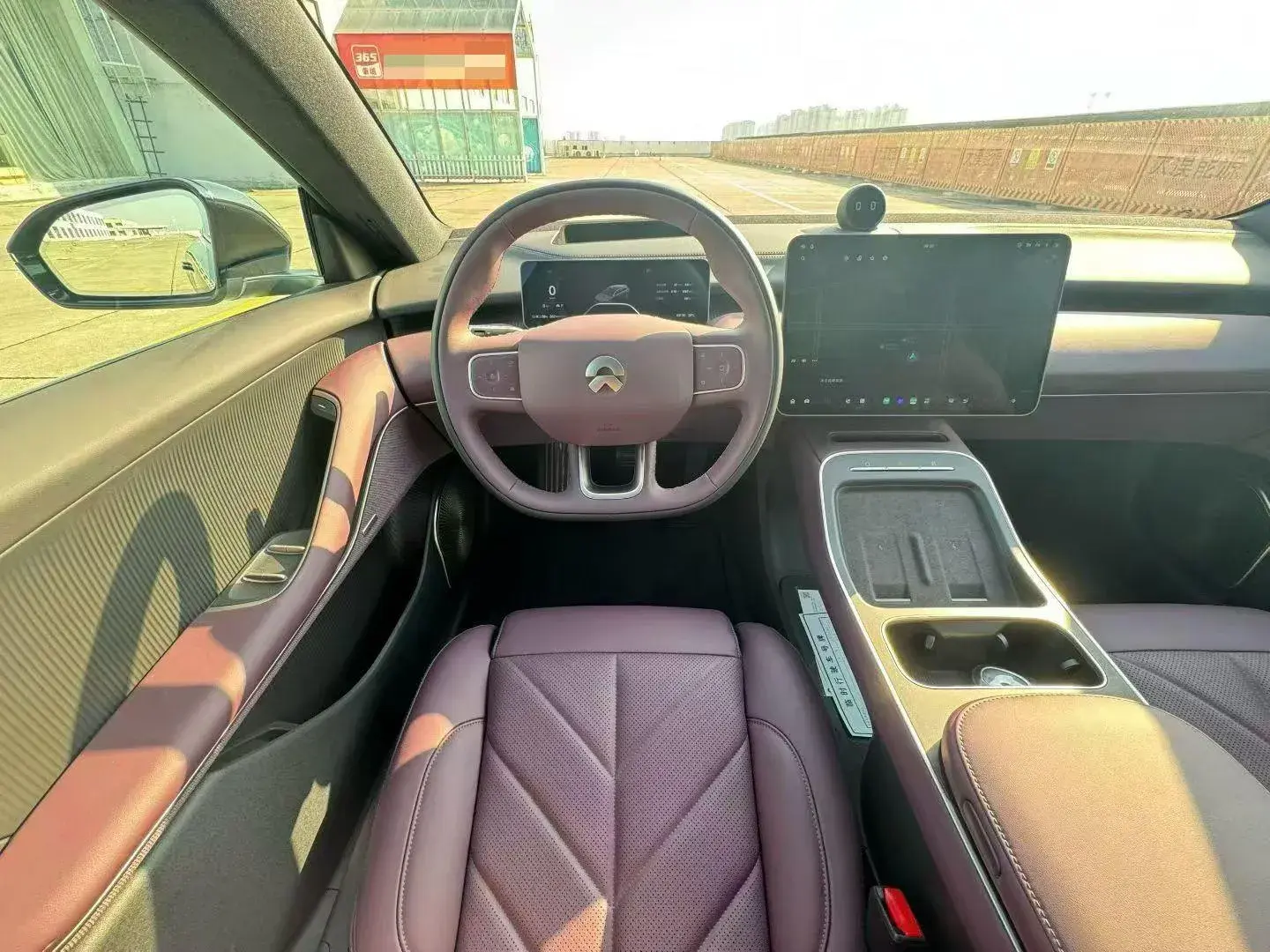 2025 NIO ET5T thumbnail 3